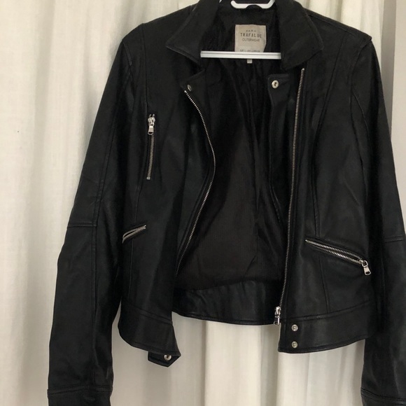 Zara jacket NOT REAL LEATHER - Picture 2 of 4